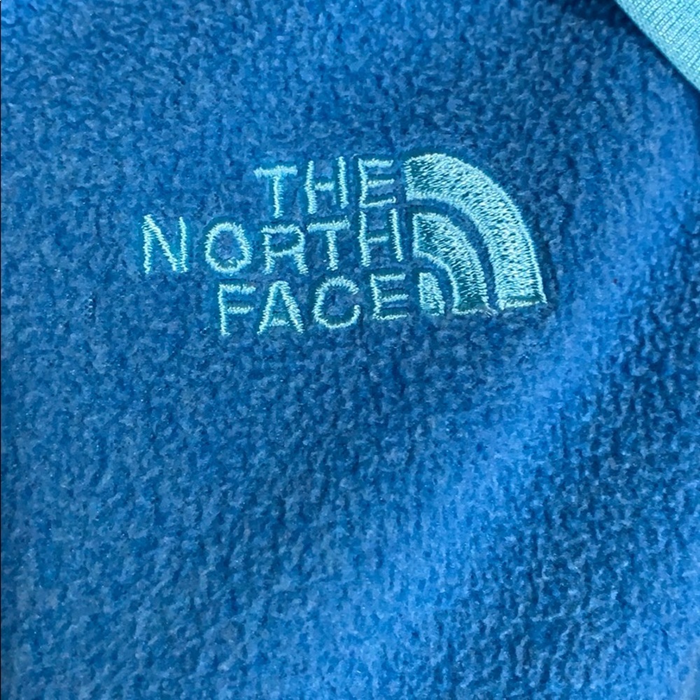 North Face fleece hoodie 100% polyester! - Picture 2 of 5